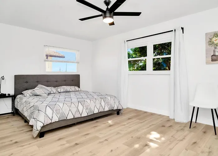 Clearwater Waterfront Modern 4bd 2big Open Loft 4bt With Pool Boat Deck Sleep 15 Ferienhaus Clearwater Beach