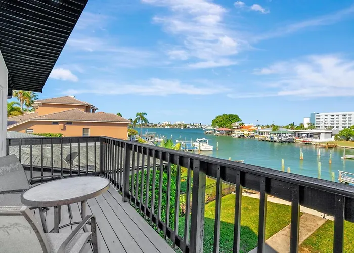 Clearwater Waterfront Modern 4bd 2big Open Loft 4bt With Pool Boat Deck Sleep 15