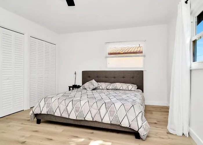 Clearwater Waterfront Modern 4bd 2big Open Loft 4bt With Pool Boat Deck Sleep 15 *