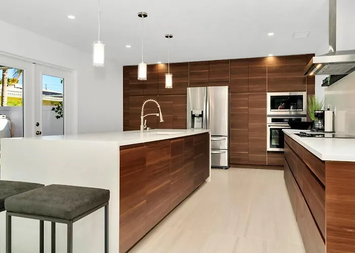 Clearwater Waterfront Modern 4bd 2big Open Loft 4bt With Pool Boat Deck Sleep 15 * Clearwater Beach