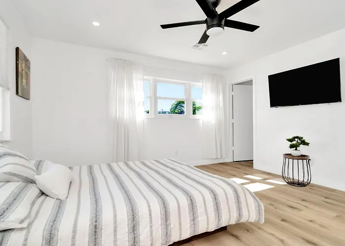 Clearwater Waterfront Modern 4bd 2big Open Loft 4bt With Pool Boat Deck Sleep 15 Ferienhaus