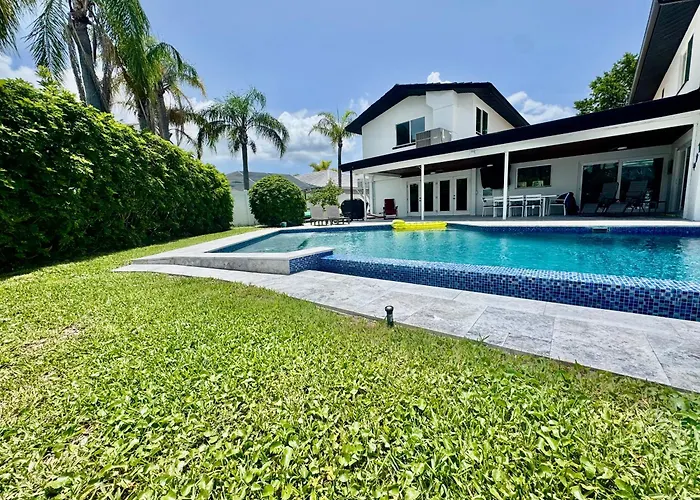 Clearwater Waterfront Modern 4bd 2big Open Loft 4bt With Pool Boat Deck Sleep 15 * Clearwater Beach